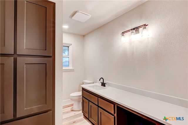 905 S Roy Reynolds Drive, Harker Heights, TX 76548