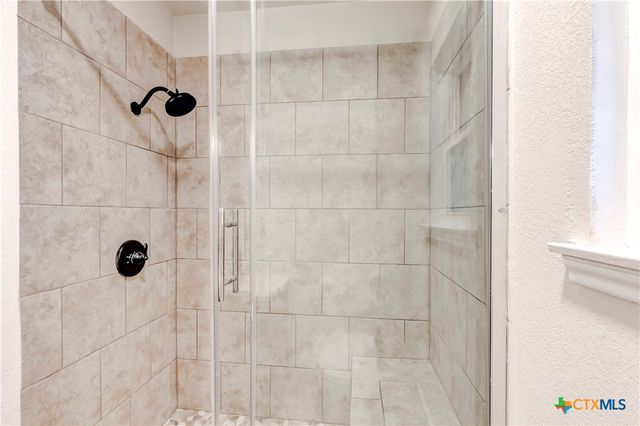 905 S Roy Reynolds Drive, Harker Heights, TX 76548