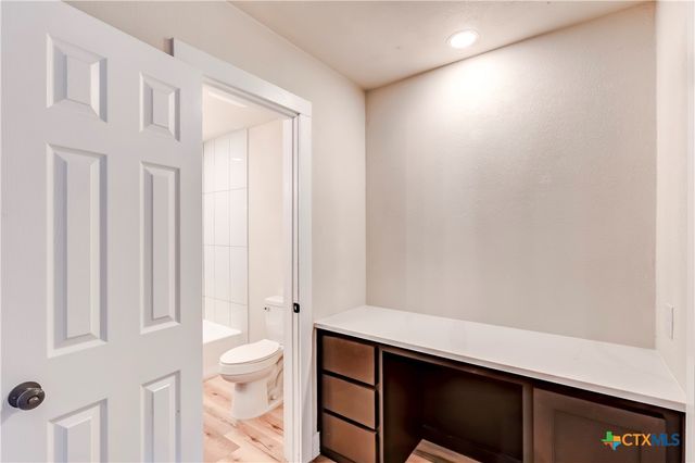 905 S Roy Reynolds Drive, Harker Heights, TX 76548