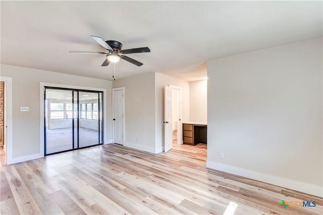 905 S Roy Reynolds Drive, Harker Heights, TX 76548