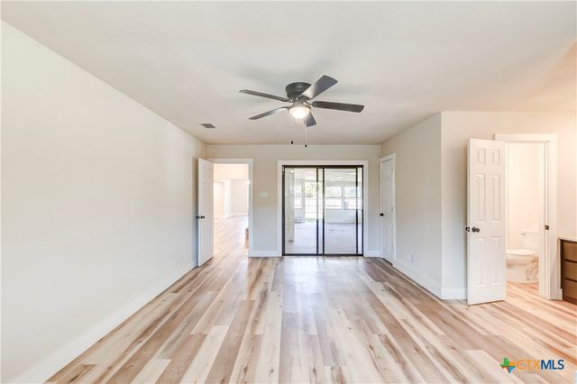 905 S Roy Reynolds Drive, Harker Heights, TX 76548