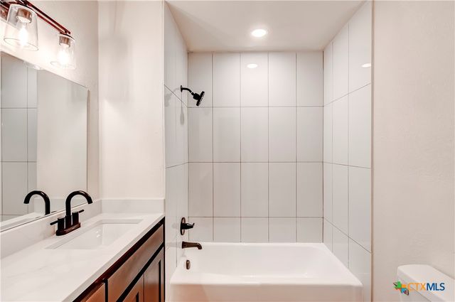 905 S Roy Reynolds Drive, Harker Heights, TX 76548