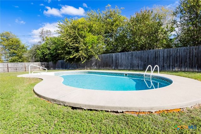 905 S Roy Reynolds Drive, Harker Heights, TX 76548