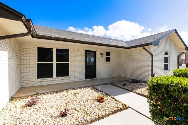 905 S Roy Reynolds Drive, Harker Heights, TX 76548