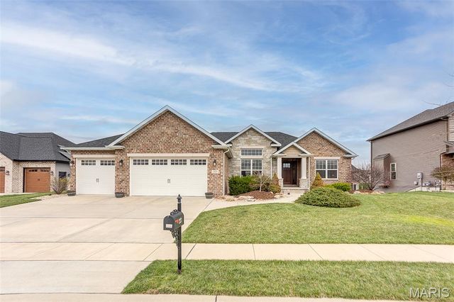223 Ellington Court, Glen Carbon, IL 62034