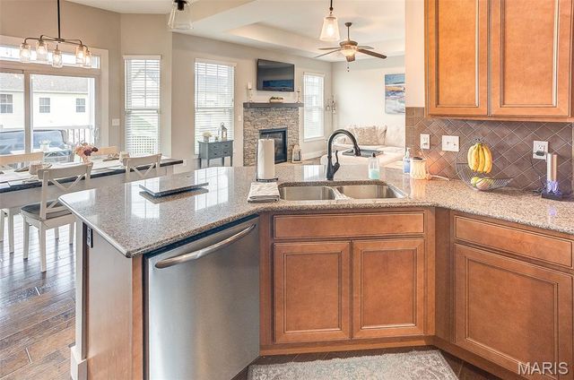 223 Ellington Court, Glen Carbon, IL 62034