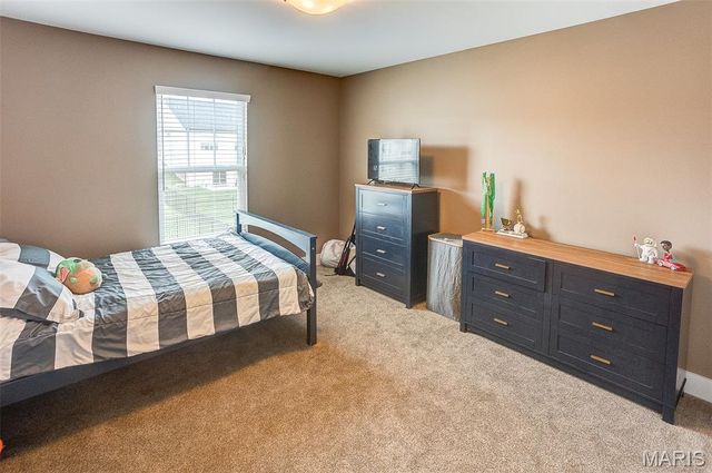 223 Ellington Court, Glen Carbon, IL 62034