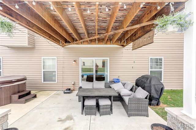 223 Ellington Court, Glen Carbon, IL 62034