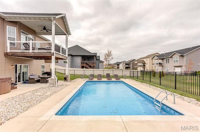 223 Ellington Court, Glen Carbon, IL 62034