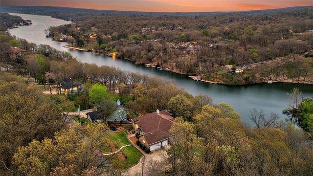 40 Chelmsworth Drive, Bella Vista, AR 72715