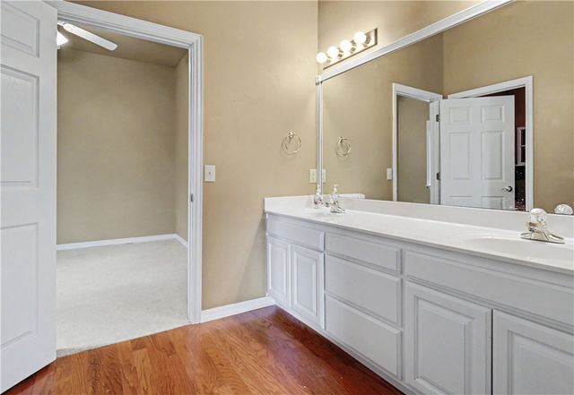 40 Chelmsworth Drive, Bella Vista, AR 72715