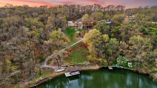 40 Chelmsworth Drive, Bella Vista, AR 72715
