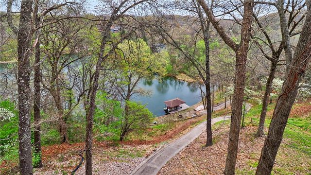 40 Chelmsworth Drive, Bella Vista, AR 72715