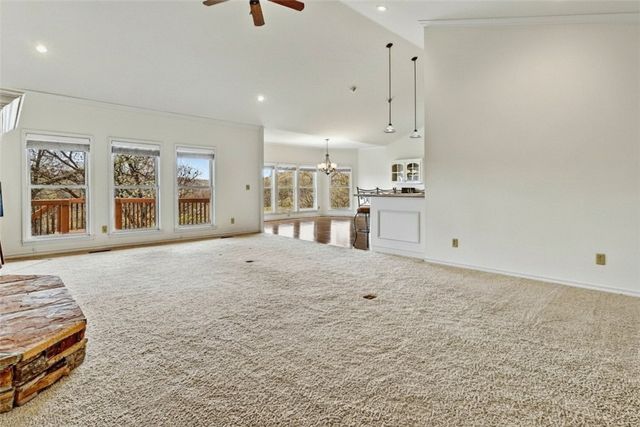 40 Chelmsworth Drive, Bella Vista, AR 72715