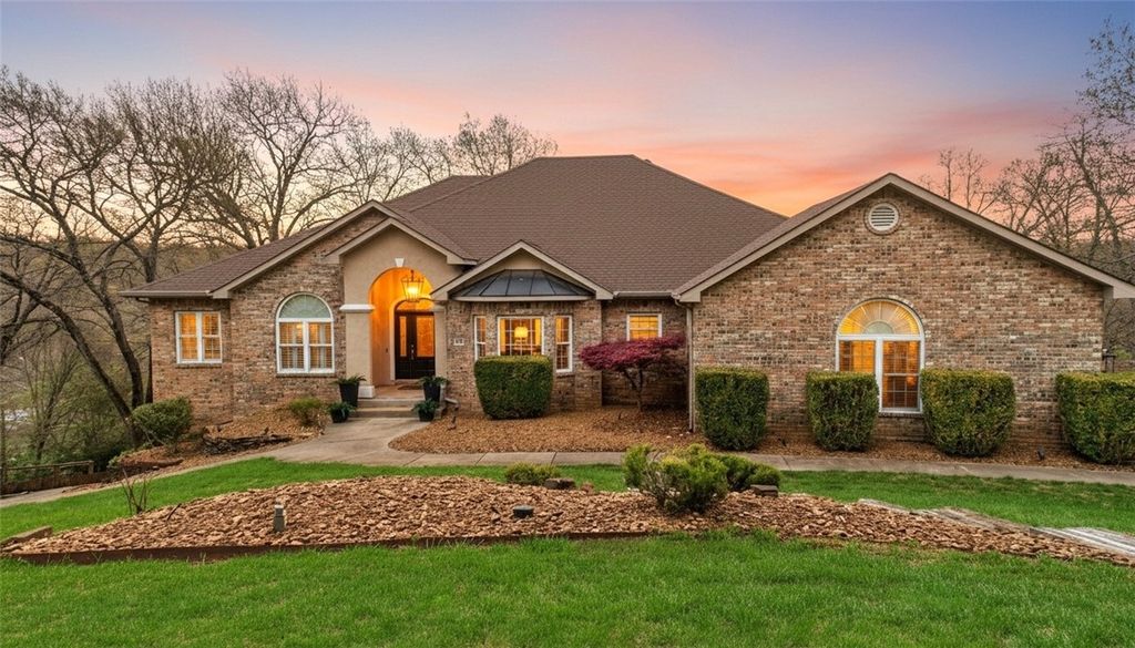 40 Chelmsworth Drive, Bella Vista, AR 72715