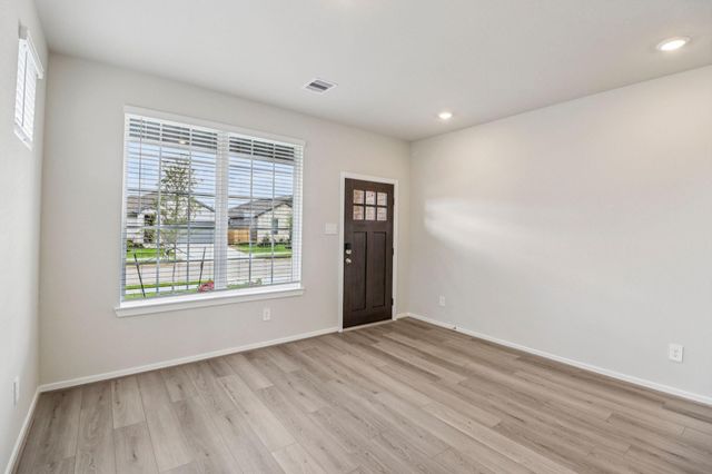 8214 Blackwell Cove Drive, Baytown, TX 77523
