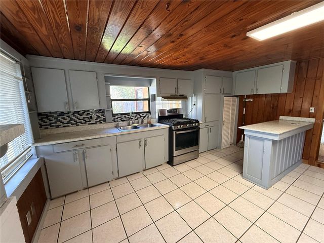 2108 OLD NEW YORK AVENUE, Deland, FL 32720