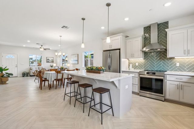 9128 Hensley Way, Elk Grove, CA 95758