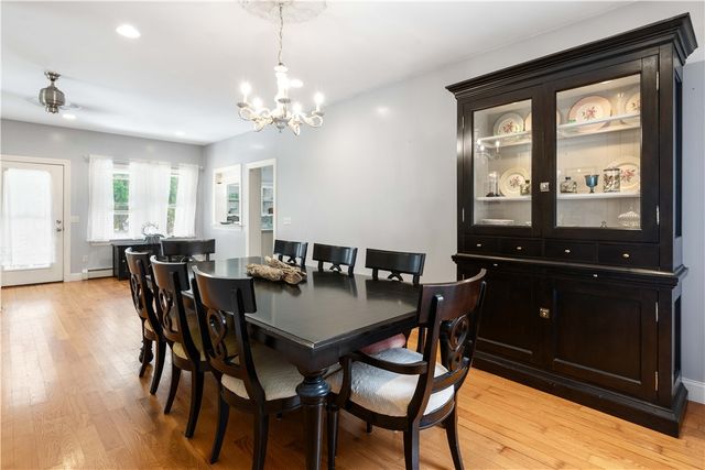 30 Loring Road, Bristol, RI 02809