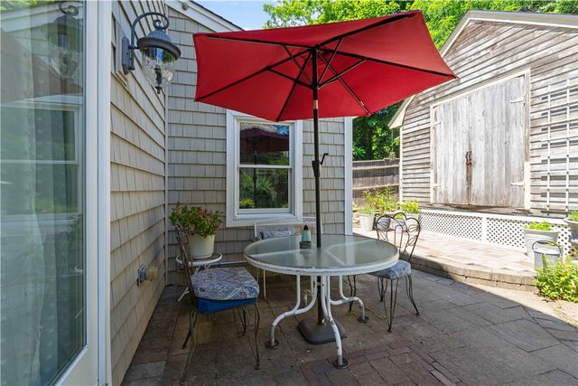 30 Loring Road, Bristol, RI 02809