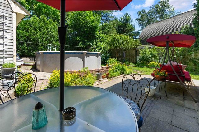 30 Loring Road, Bristol, RI 02809