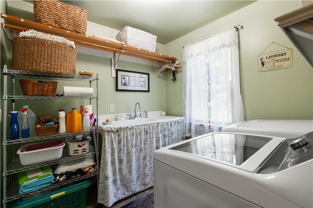 30 Loring Road, Bristol, RI 02809