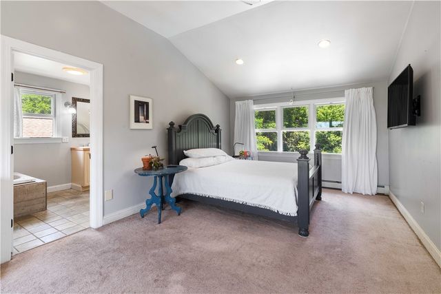 30 Loring Road, Bristol, RI 02809