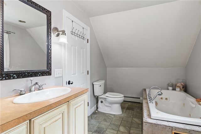 30 Loring Road, Bristol, RI 02809