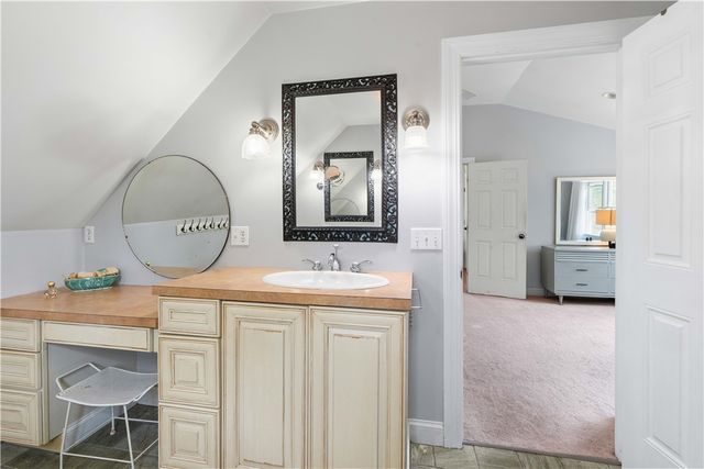 30 Loring Road, Bristol, RI 02809