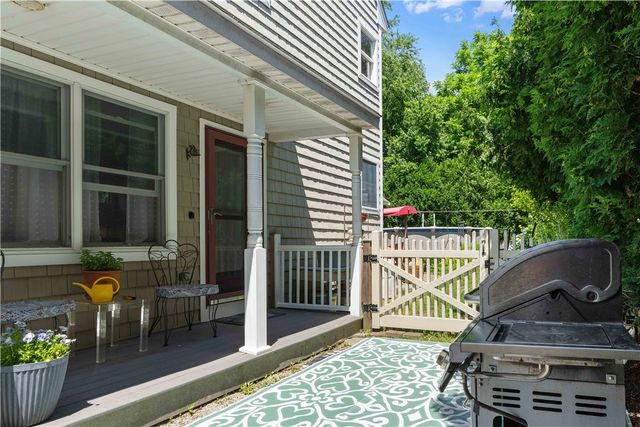 30 Loring Road, Bristol, RI 02809
