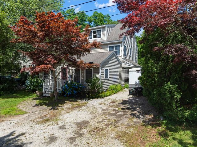 30 Loring Road, Bristol, RI 02809