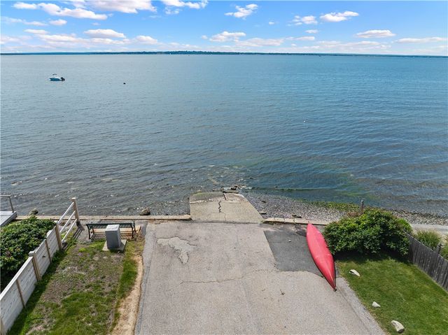 30 Loring Road, Bristol, RI 02809