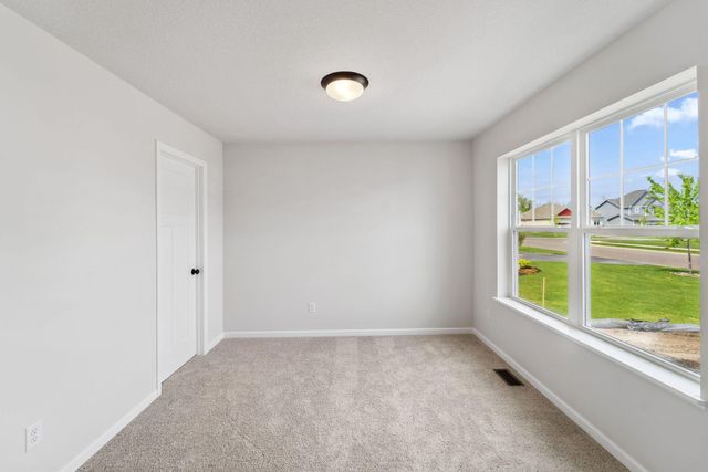 1069 Annagaire Curve, Rosemount, MN 55068