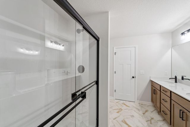 1069 Annagaire Curve, Rosemount, MN 55068