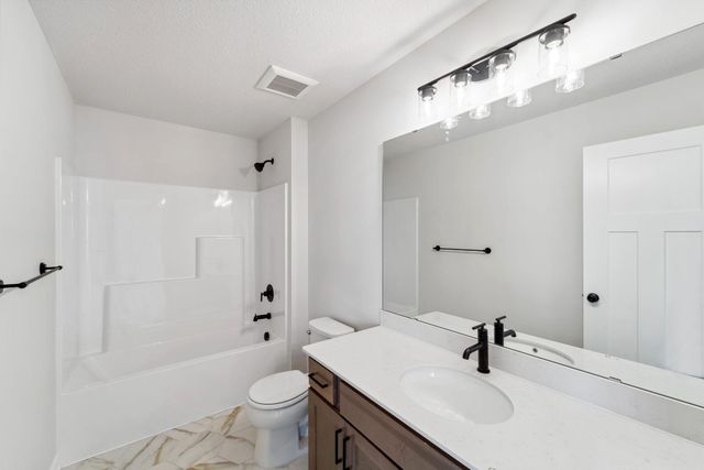 1069 Annagaire Curve, Rosemount, MN 55068