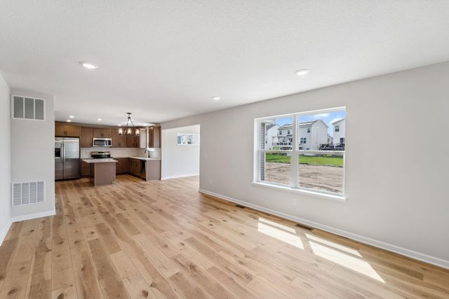 1069 Annagaire Curve, Rosemount, MN 55068