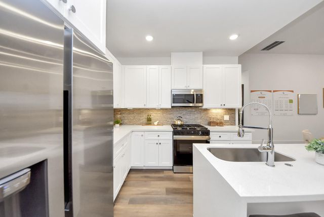 7504 Carver Road E, Houston, TX 77088