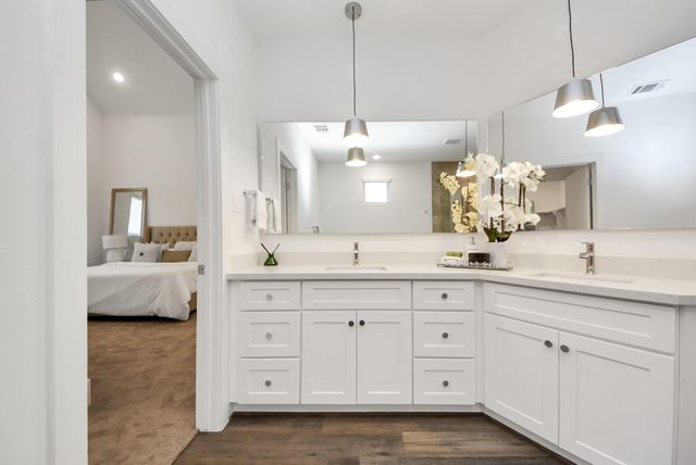 7504 Carver Road E, Houston, TX 77088