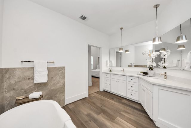 7504 Carver Road E, Houston, TX 77088