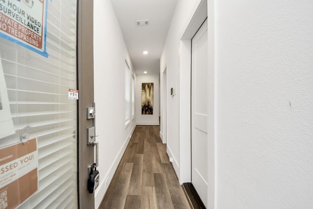 7504 Carver Road E, Houston, TX 77088