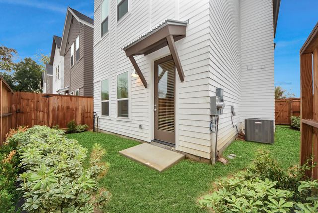 7504 Carver Road E, Houston, TX 77088