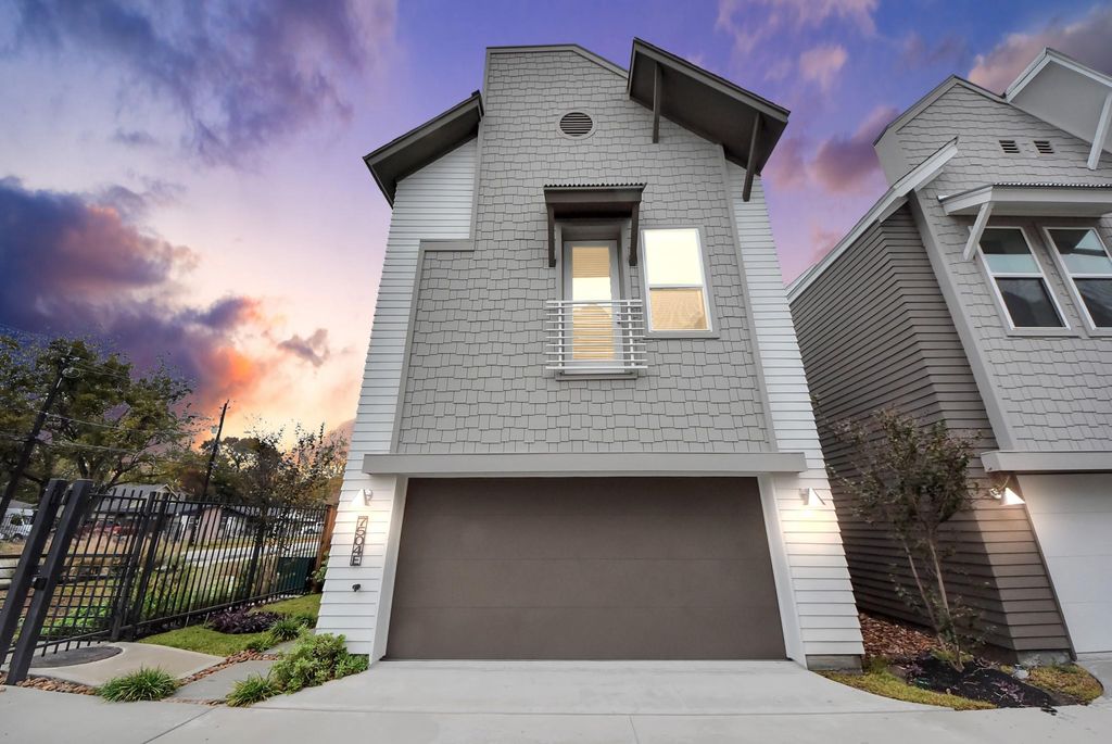 7504 Carver Road E, Houston, TX 77088