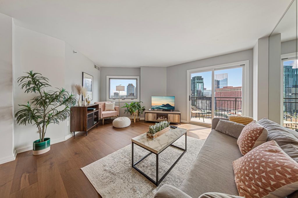 1225 Lasalle Avenue 2101, Minneapolis, MN 55403 — exterior