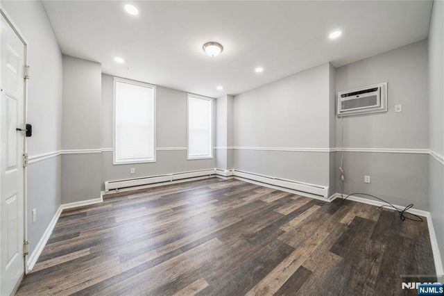 309 14th Street, Union City, NJ 07087
