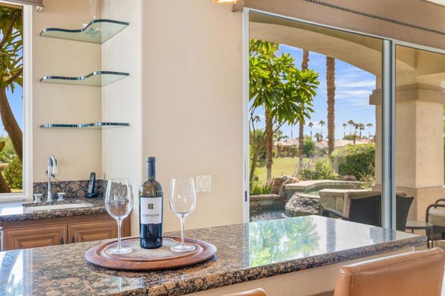 682 Elk Clover Circle, Palm Desert, CA 92211