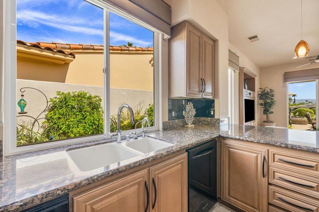682 Elk Clover Circle, Palm Desert, CA 92211