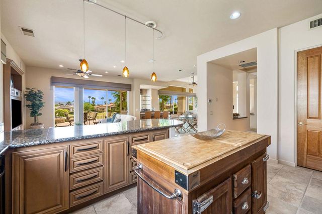 682 Elk Clover Circle, Palm Desert, CA 92211