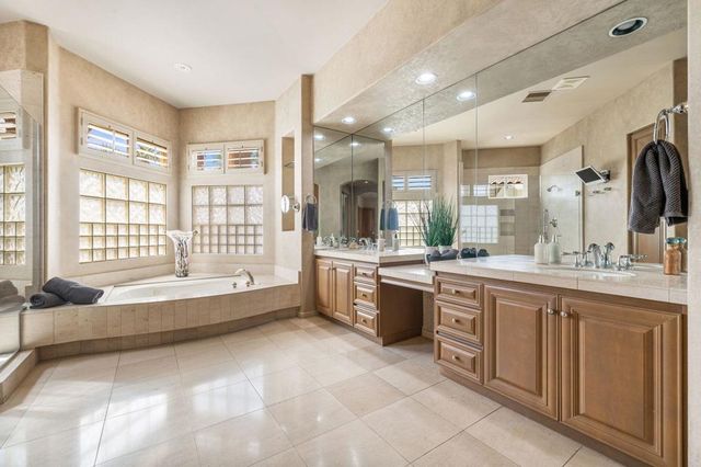 682 Elk Clover Circle, Palm Desert, CA 92211