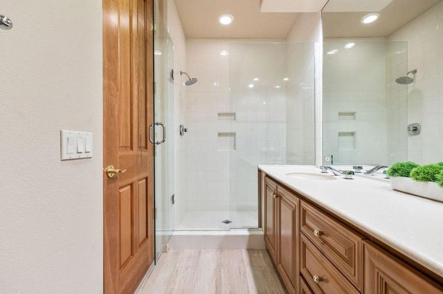 682 Elk Clover Circle, Palm Desert, CA 92211