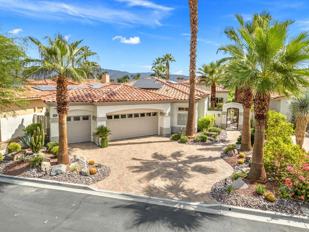 682 Elk Clover Circle, Palm Desert, CA 92211